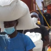 distribución de alimentos en Haití