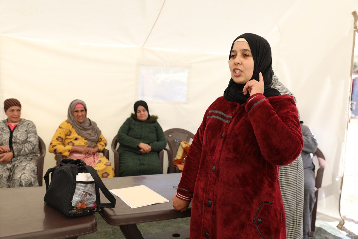 Samira en su visita a una comunidad de mujeres en Marruecos afectada por el terremoto
