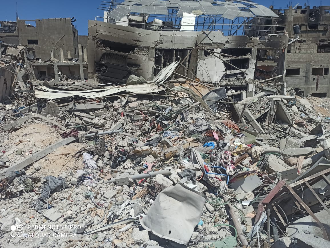 El hospital Al-Awda bajo asedio israelí en Gaza 